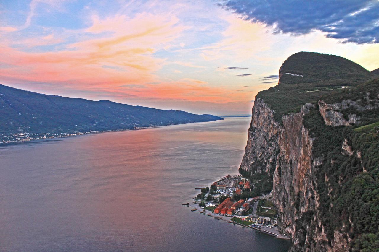 Campione Ora Apartments By Gardadomusmea Campione del Garda Exteriér fotografie